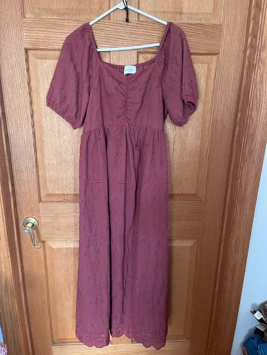 Bohme Eyelet long Dress in Dusty Rose - - Picture 1 of 4